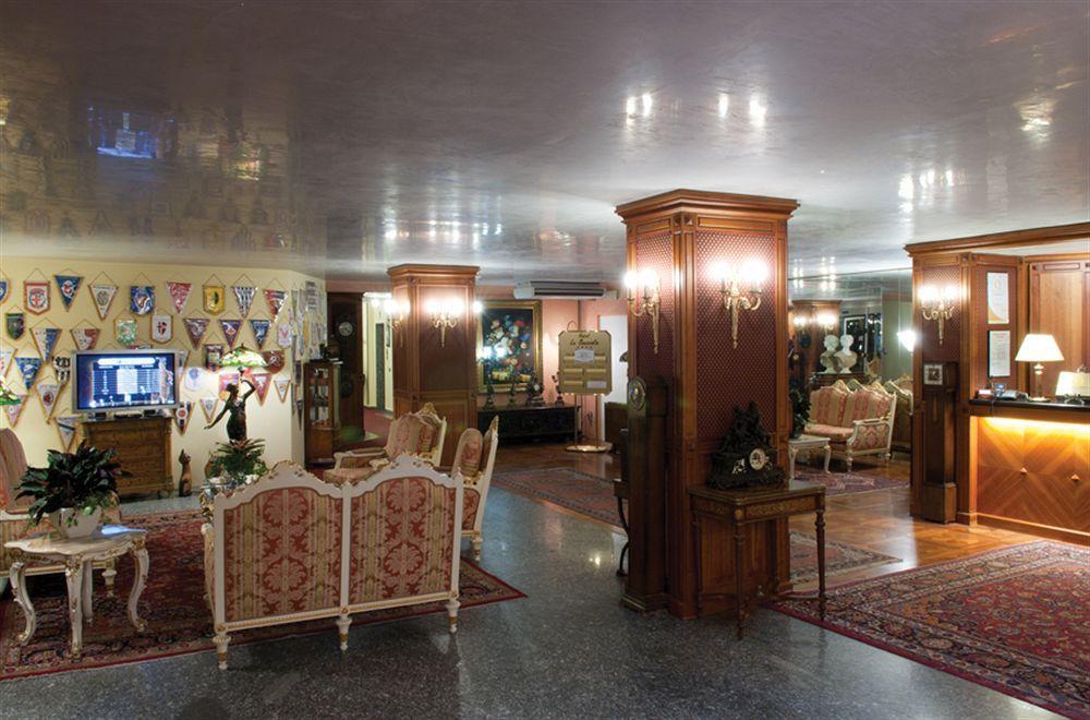 La Bussola Hotel
